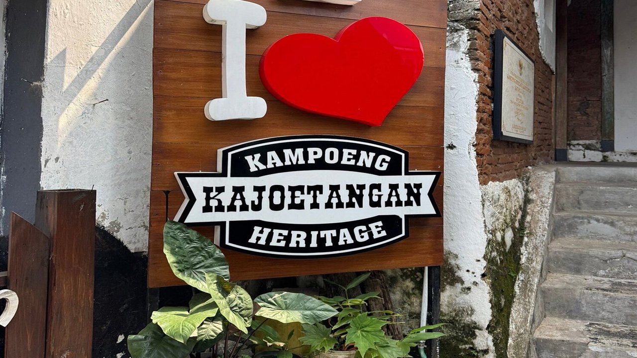 5 Days, 4 Nights: Surabaya, Malang, Bromo, Ijen Crater Tour