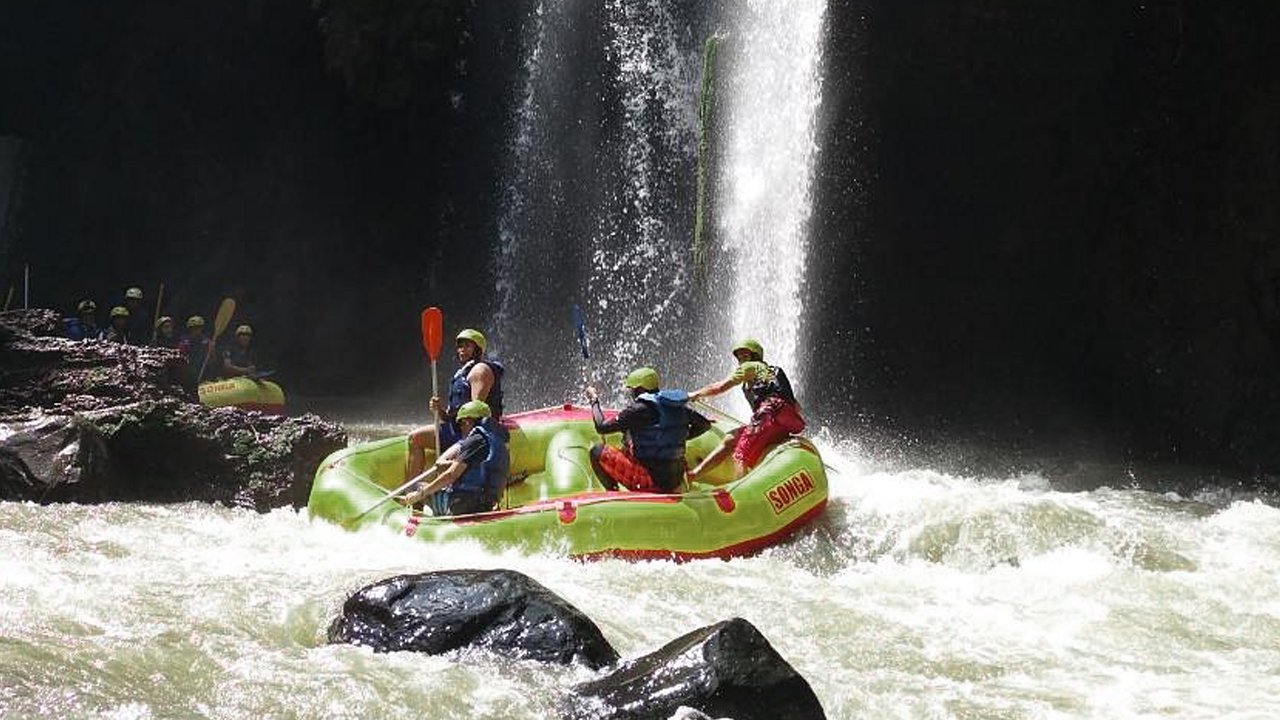 Pekalen River Rafting Tour from Surabaya
