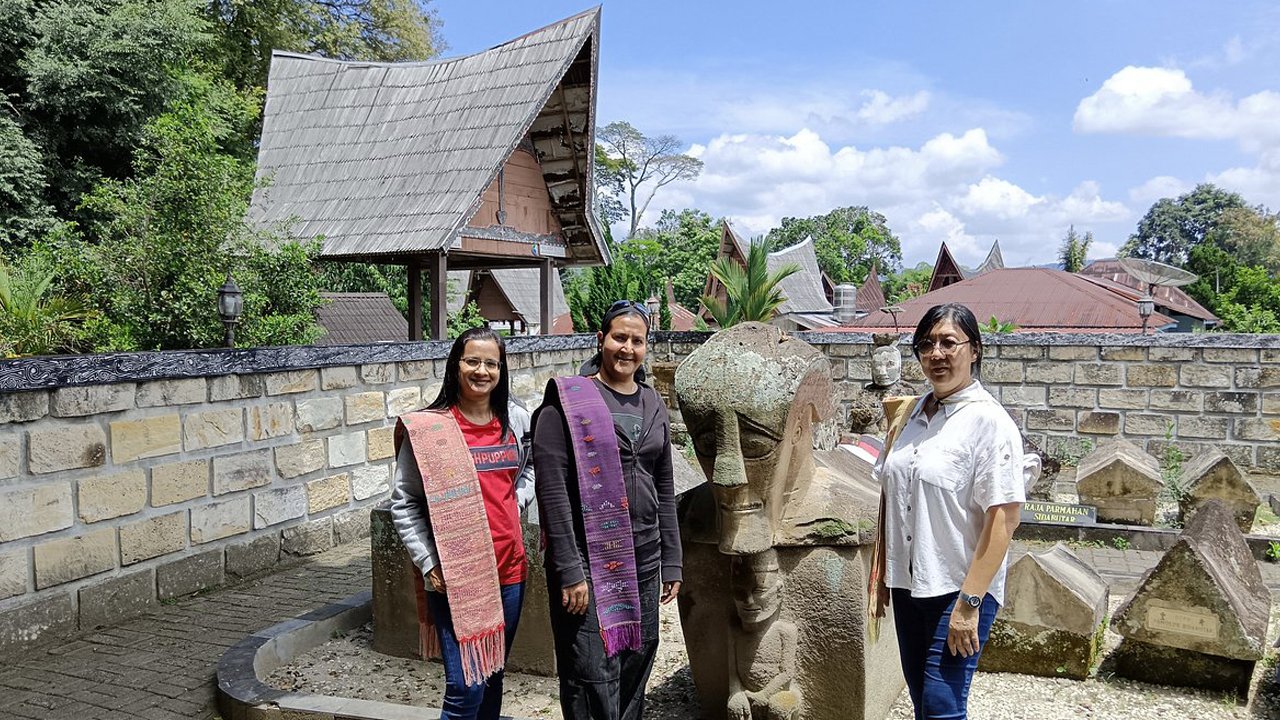 medan lake toba day trip