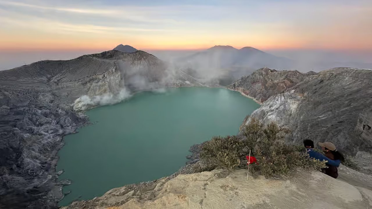 From City Lights to Starry Nights: A 5-Day Exploration of Surabaya, Malang, Bromo, and Ijen Crater