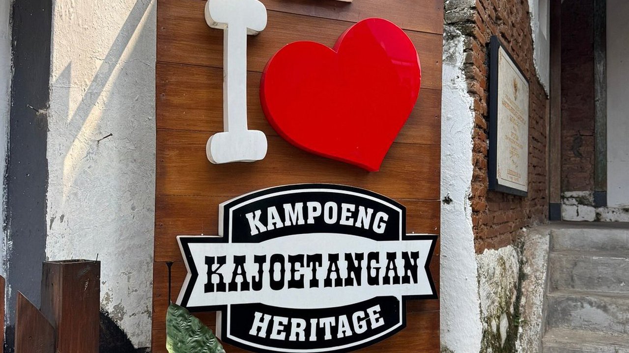 5-Day Overland and Train Tour from Yogyakarta to East Java