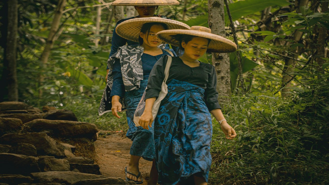 From Urban Streets to Tribal Villages A Unique Jakarta Experience with the Baduy Tribe Tour