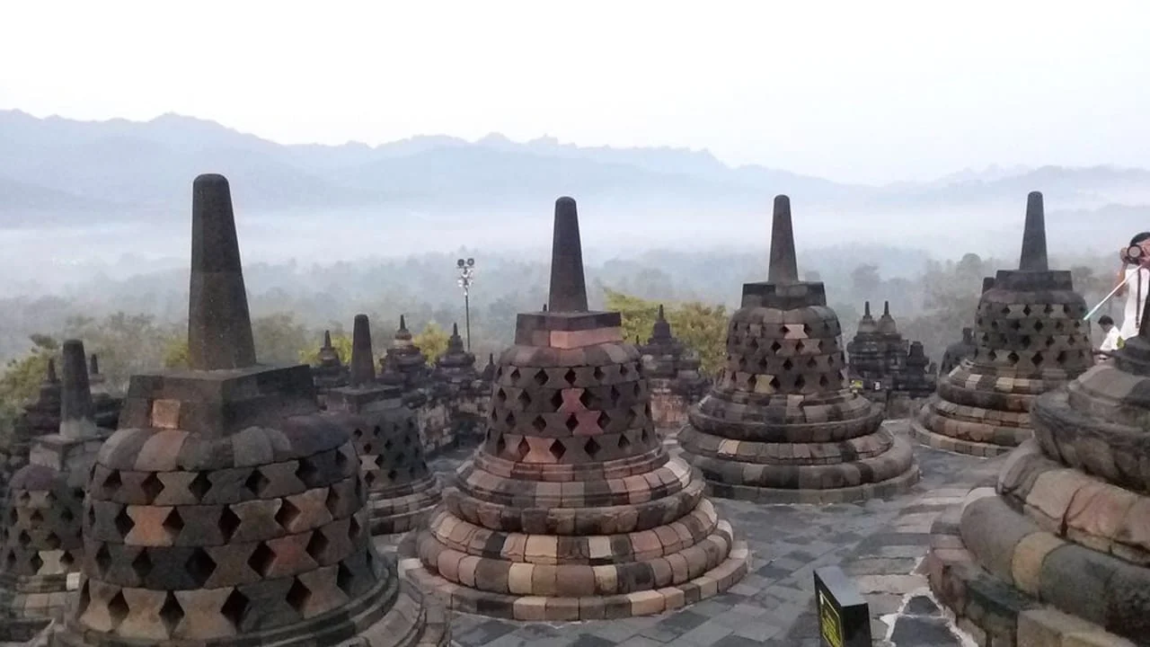 Gal-6 Borobudur