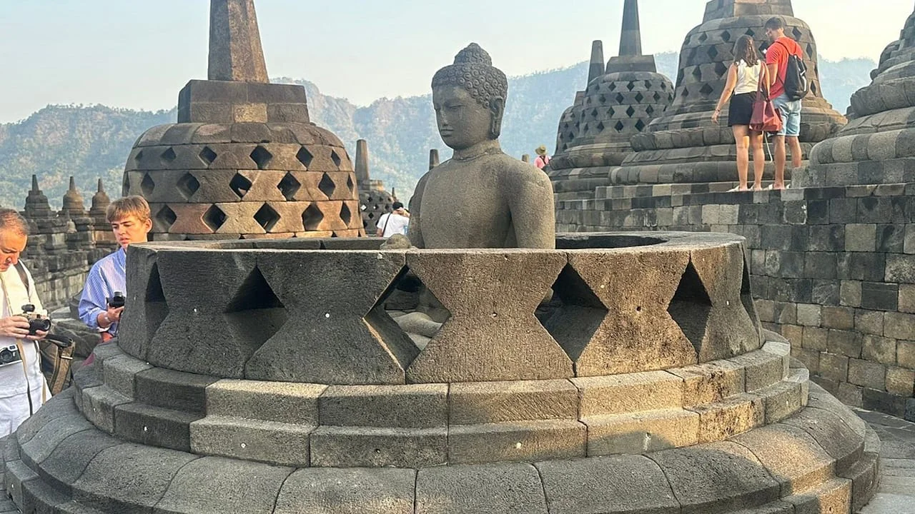 Gal-7 Borobudur