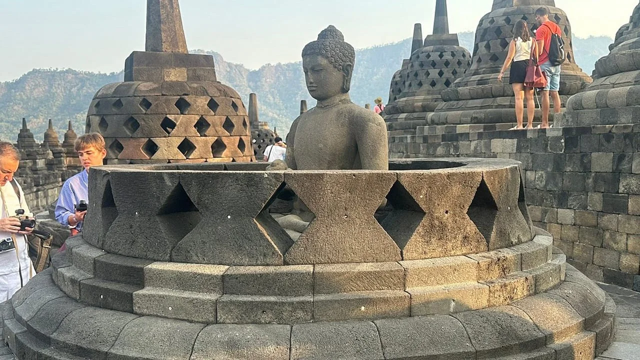 Gal-6 Borobudur