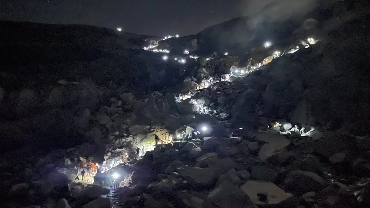 Gal-7 Ijen Crater