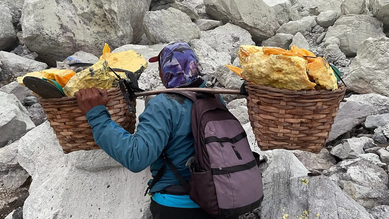 Gal-7 Ijen Crater