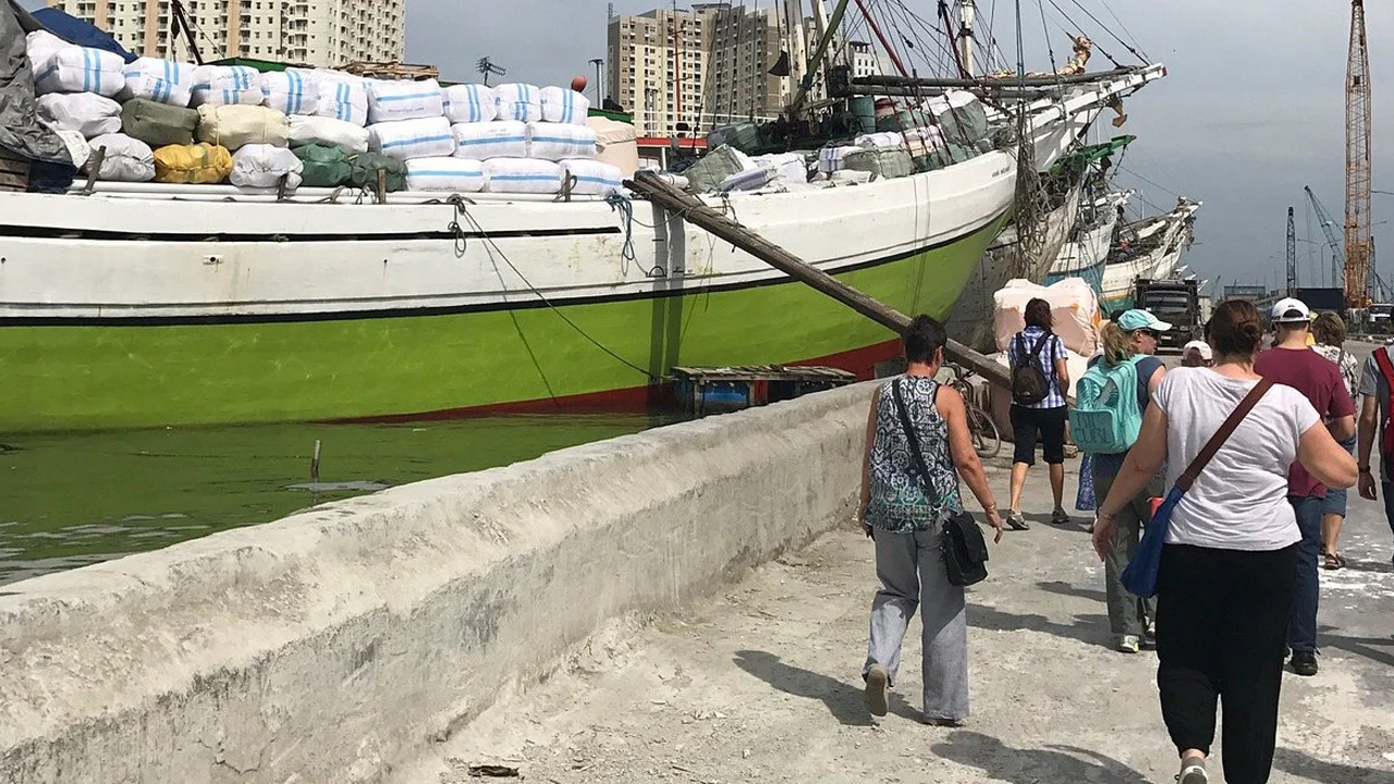 Gal-10 Jakarta Cruise