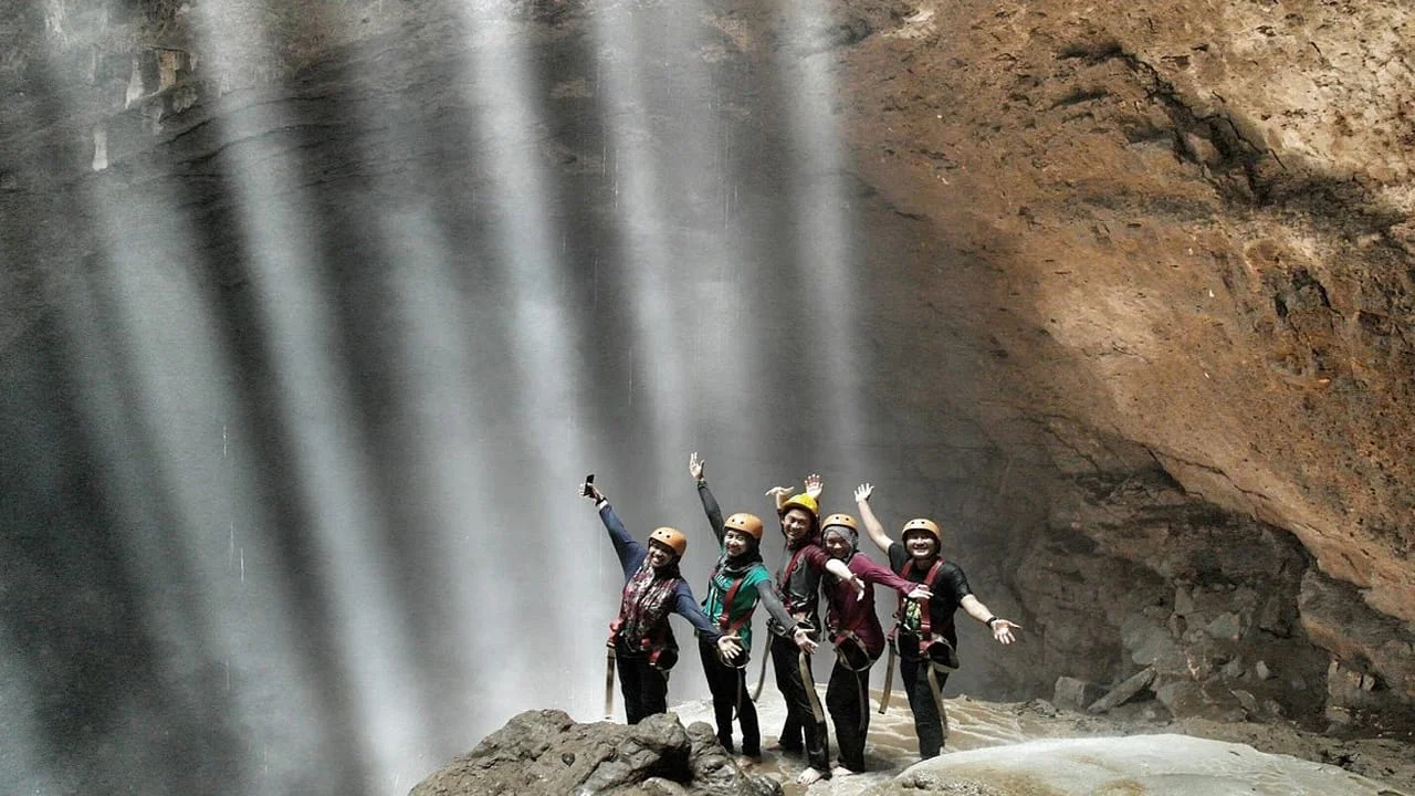 Gal-7 Jomblang