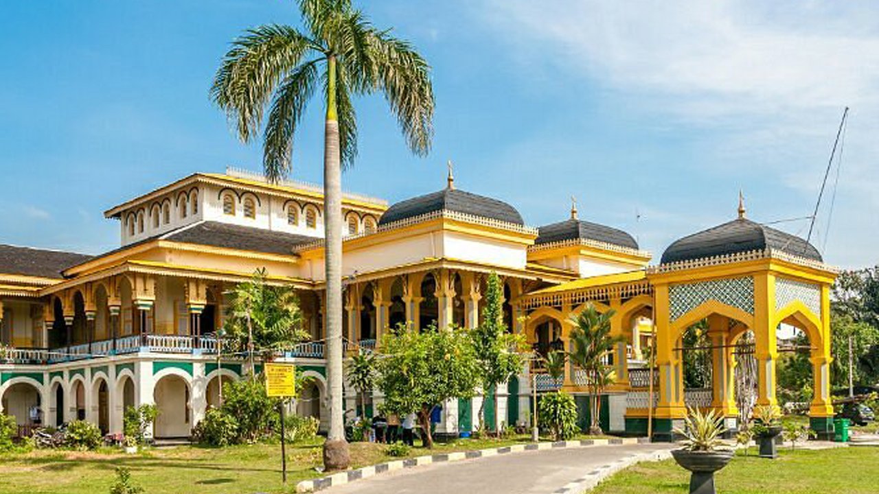 Experience the Best of North Sumatra with Our All-Inclusive Medan Tour Package