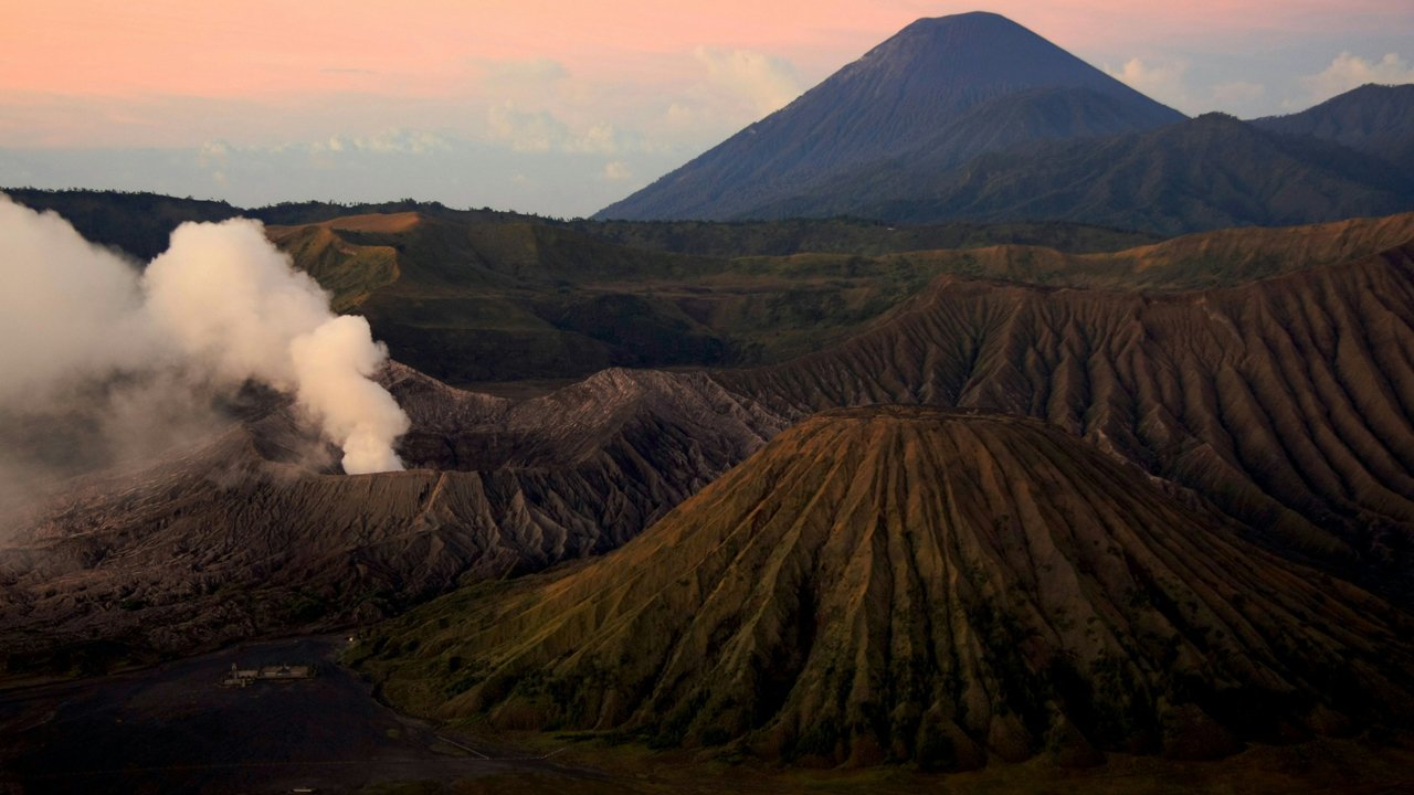 From Sea to Summit: The Ultimate Mount Bromo Tour from Surabaya Port