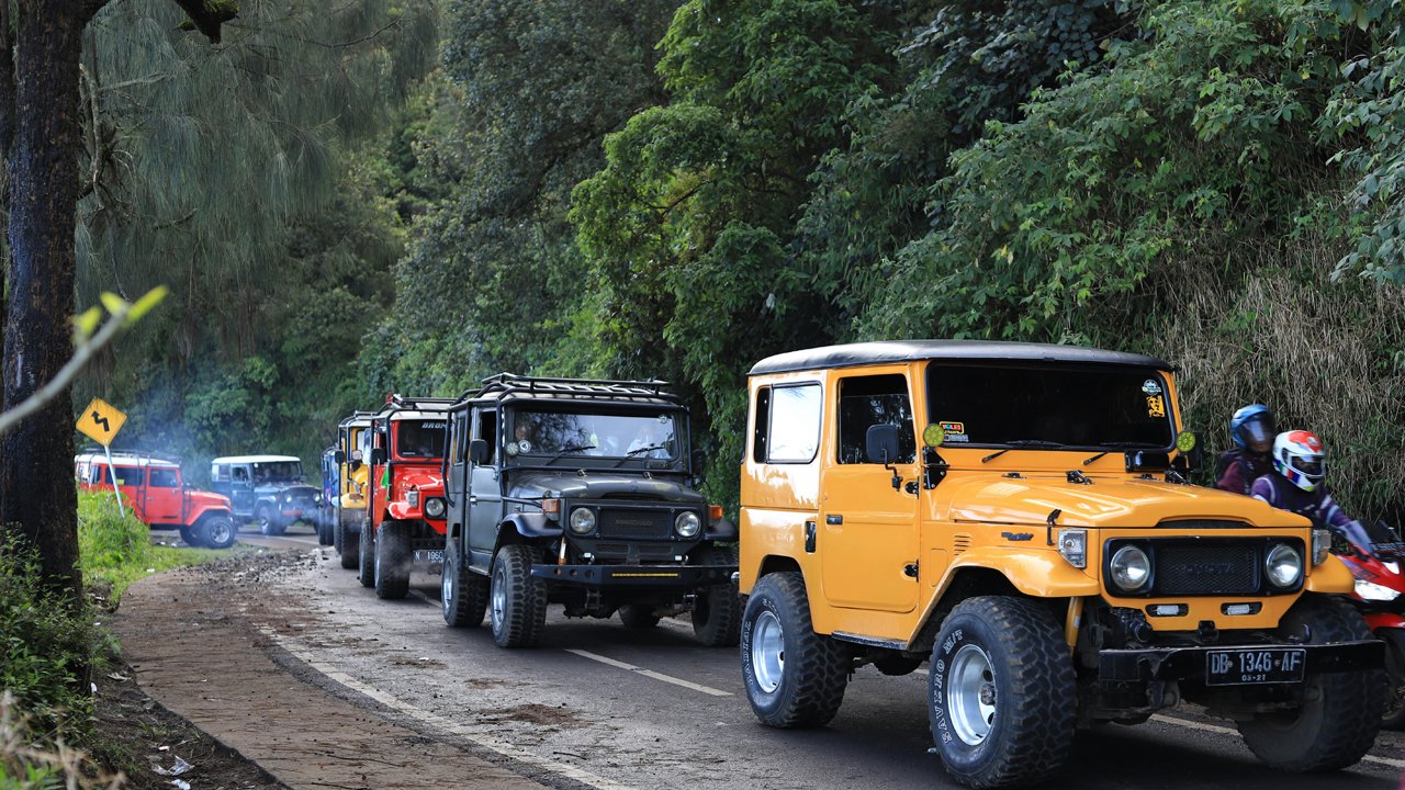 Journey to the Heart of Java: Exploring Mount Bromo from Surabaya Port