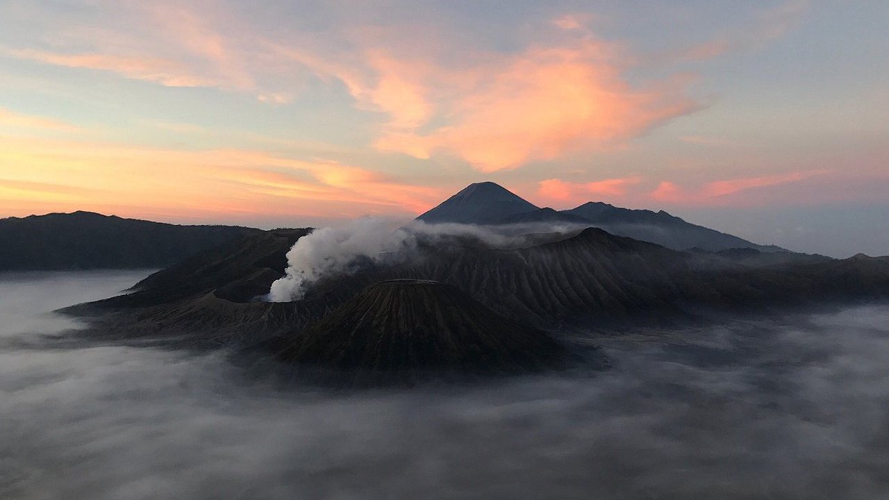 East Java's Best-Kept Secrets: A Guide to the Surabaya Bromo 4D3N Muslim Tour