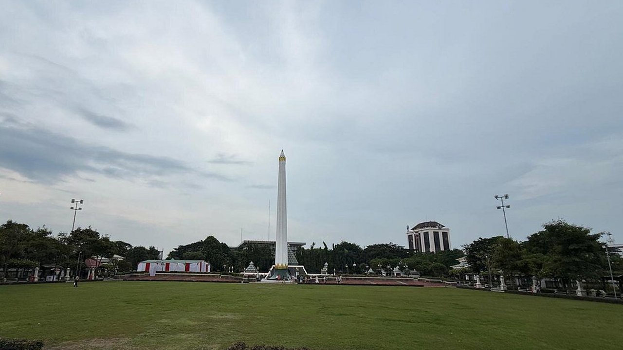 East Java's Best-Kept Secrets: A Guide to the Surabaya Bromo 4D3N Muslim Tour