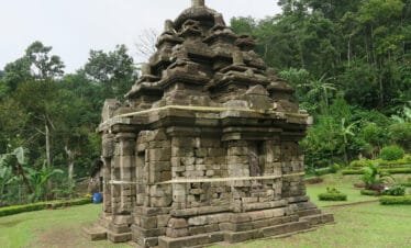 Borobudur & Selogriyo Temple—Full-Day Tour