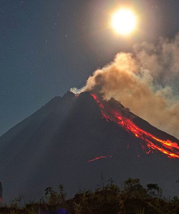 Unforgettable Memories: Merapi Sunset and Lava Flow Night Tour