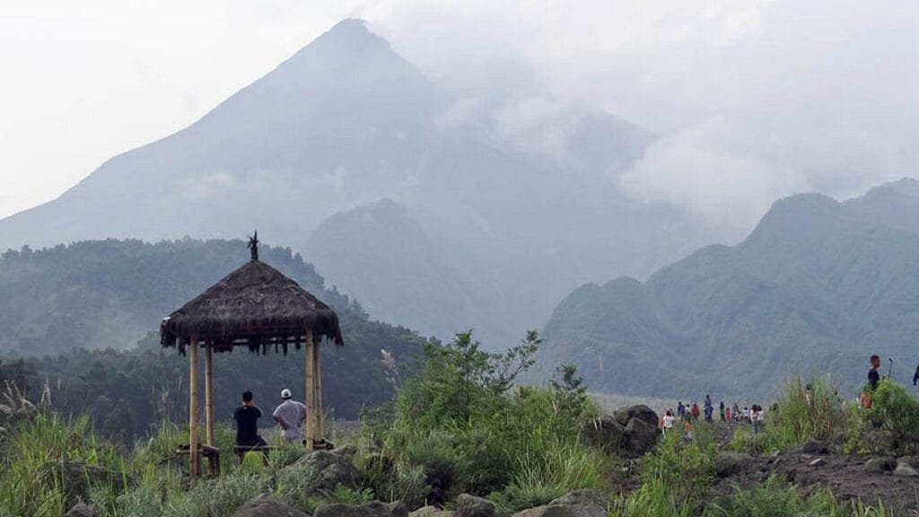 From Ancient Ruins to Volcanic Views: Borobudur Merapi Prambanan Tou