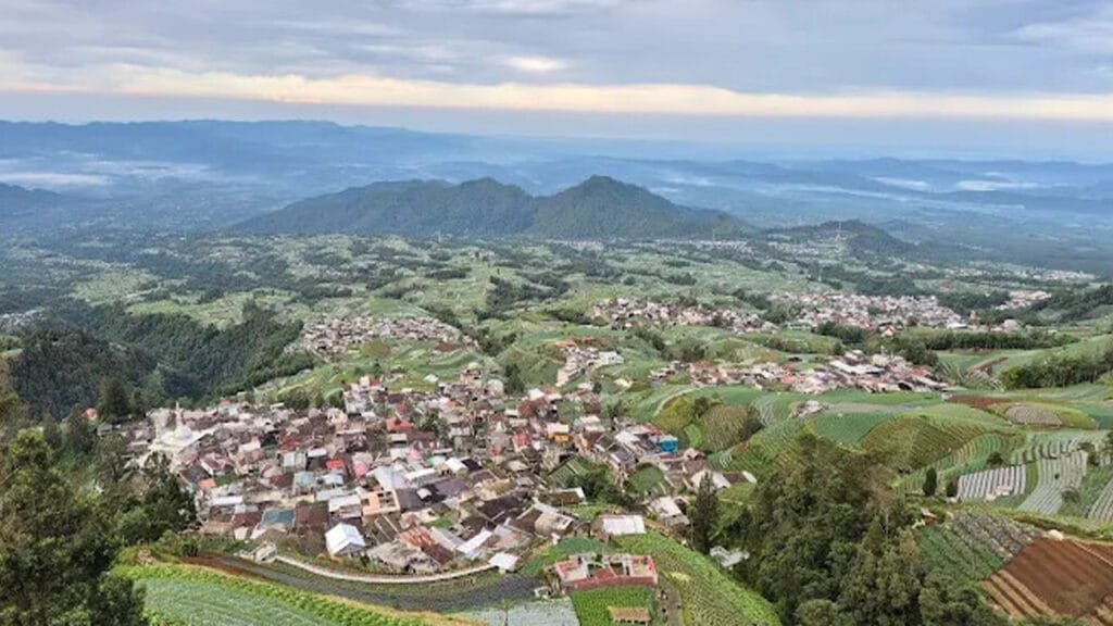 The Ultimate Southeast Asia Adventure: Borobudur Temple and Nepal Van Java Tour