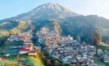 Exploring Java's Spiritual Side: A Visit to Borobudur Temple