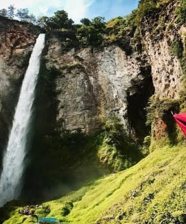 From Berastagi to Lake Toba: A Scenic Journey on a Taman Simalem Resort Day Trip