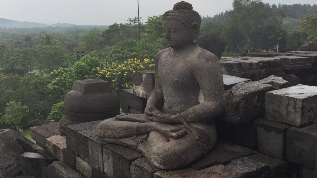 Uncover the Mysteries of Borobudur and Selogriyo Temple on a Full-Day Tour