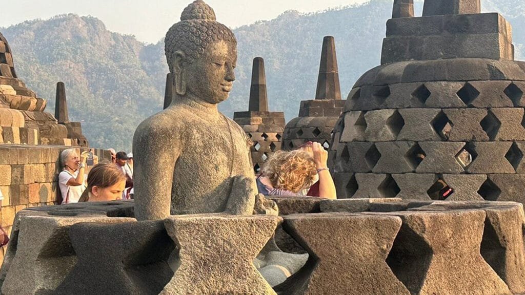 From Sunrise to Sunset: Exploring Borobudur and Selogriyo Temple in One Day