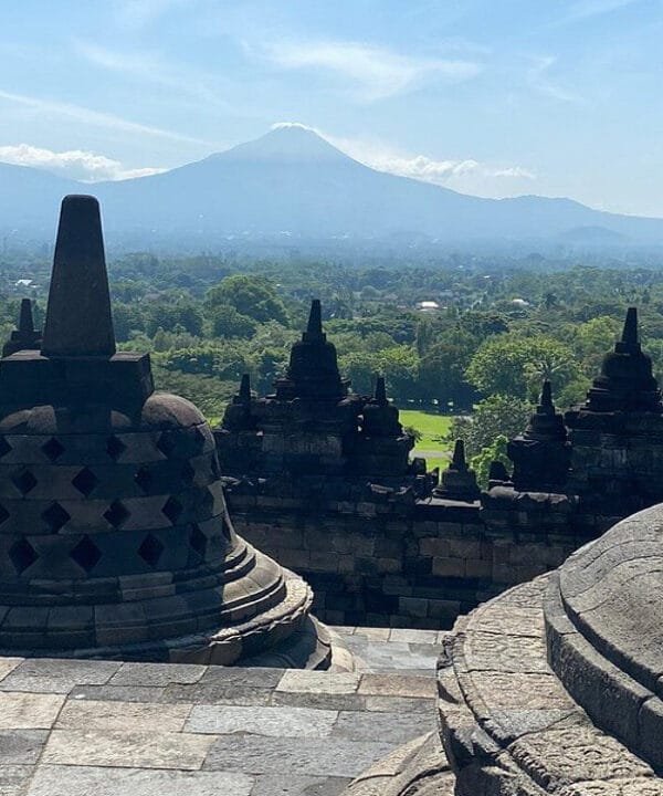 Borobudur Temple & Nepal Van Java Tour