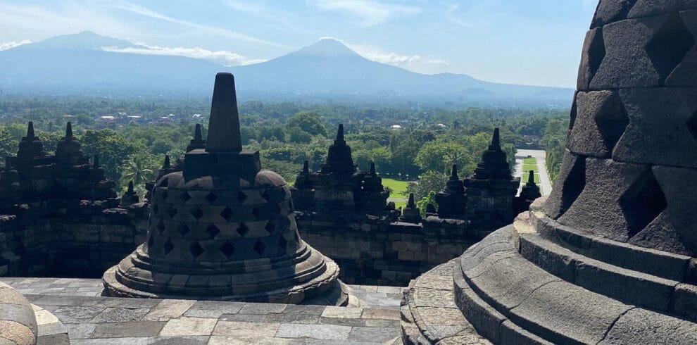 Borobudur Temple & Nepal Van Java Tour