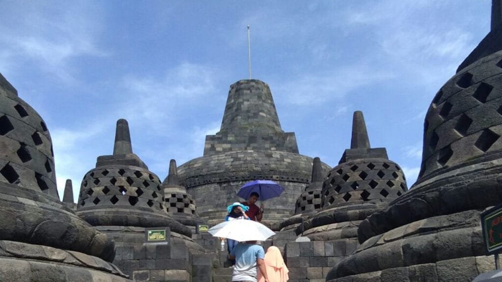 Immerse Yourself in the Cultural and Natural Treasures of Central Java on a Borobudur Merapi Tour