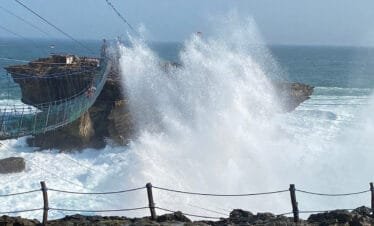 On the Edge: The Thrilling Gondola Ride at Timang Beach