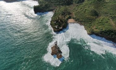 A Day Full of Adventure: Jomblang Cave and Timang Beach Exploration