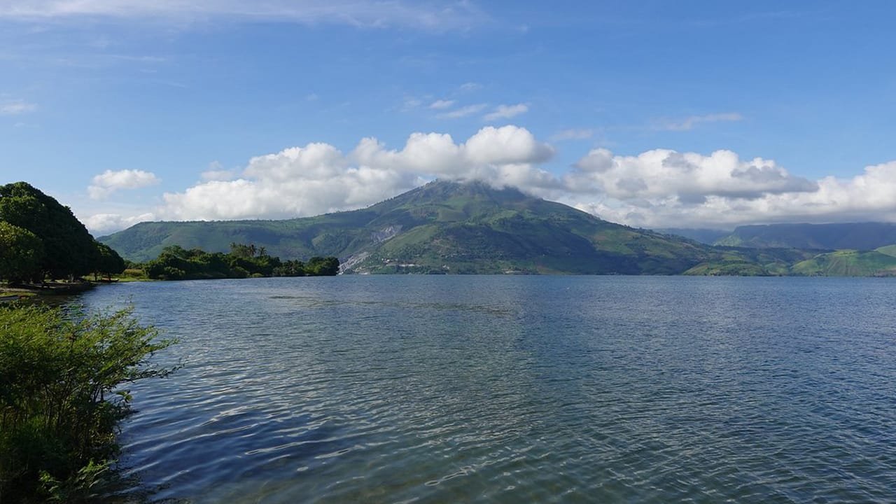 Exploring Indonesia's Largest Volcanic Lake: A Memorable Day Trip to Lake Toba