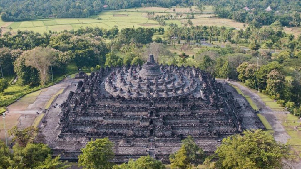 Borobudur Merapi Tour