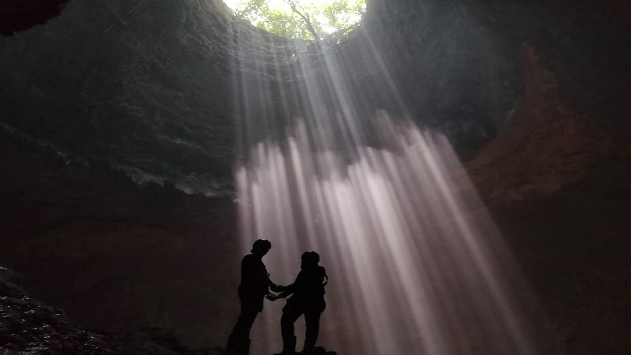 Unforgettable Moments in Jomblang Cave: A Photo Diary of Nature's Marvel