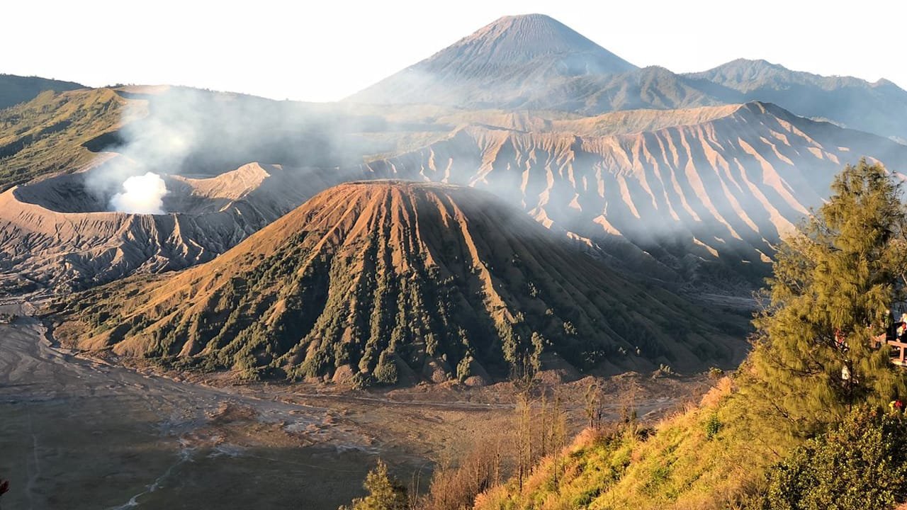 Get Lost in the Beauty of East Java: A 3-Day Tour of Bromo, Ijen, and Tumpak Sewu