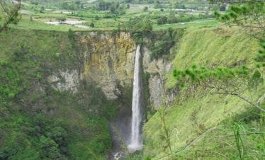Experience the Best of Medan's Countryside: Taman Simalem Resort Day Tour