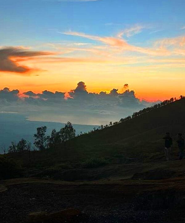 Hiking to the Summit of Ijen Crater: An Unforgettable Midnight Tour Experience