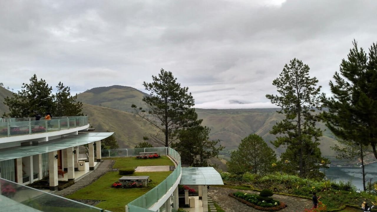 Medan: Taman Simalem Resort Day Trip in Sumatra