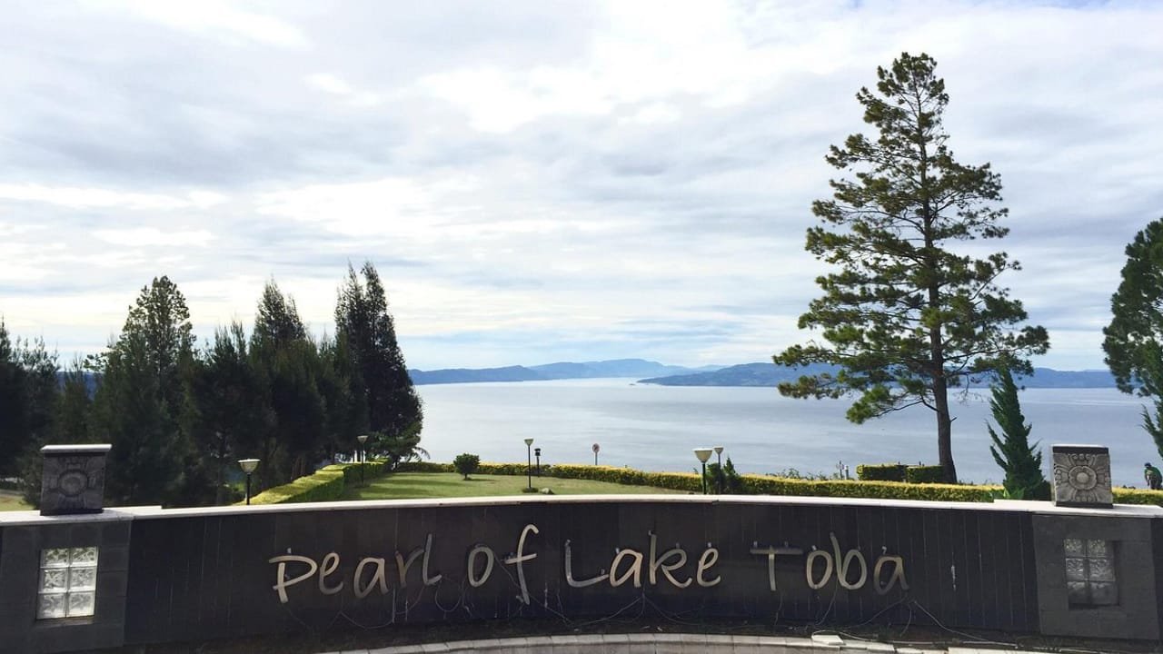 North Sumatra, Medan: Taman Simalem Resort Day Trip