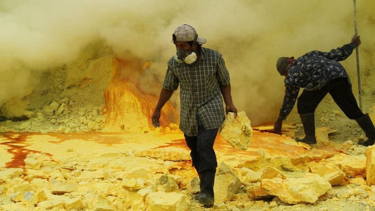 Experience the Unforgettable: A 3-Day Tour of Bromo, Ijen, and Tumpak Sewu