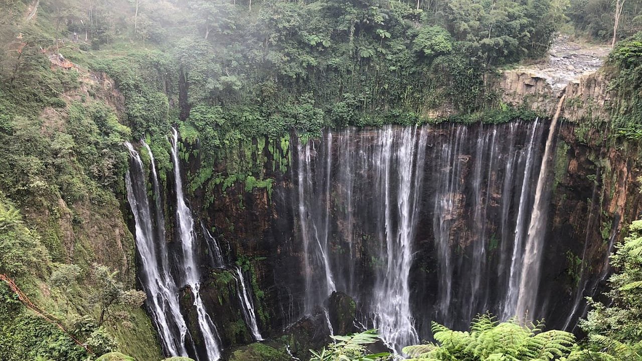 Explore the Mysteries of Goa Tetes: A Hidden Cave Behind Tumpak Sewu Waterfall