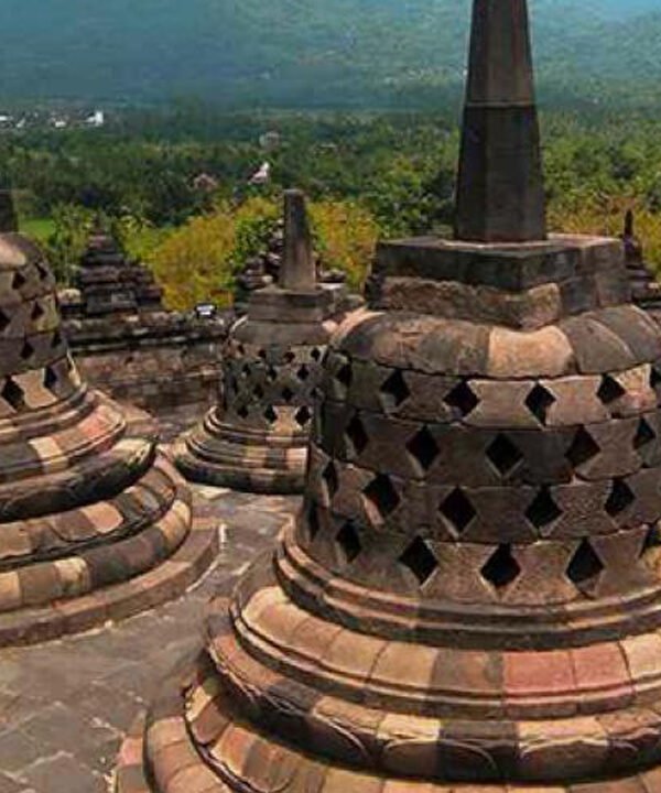 borobudur merapi prambanan