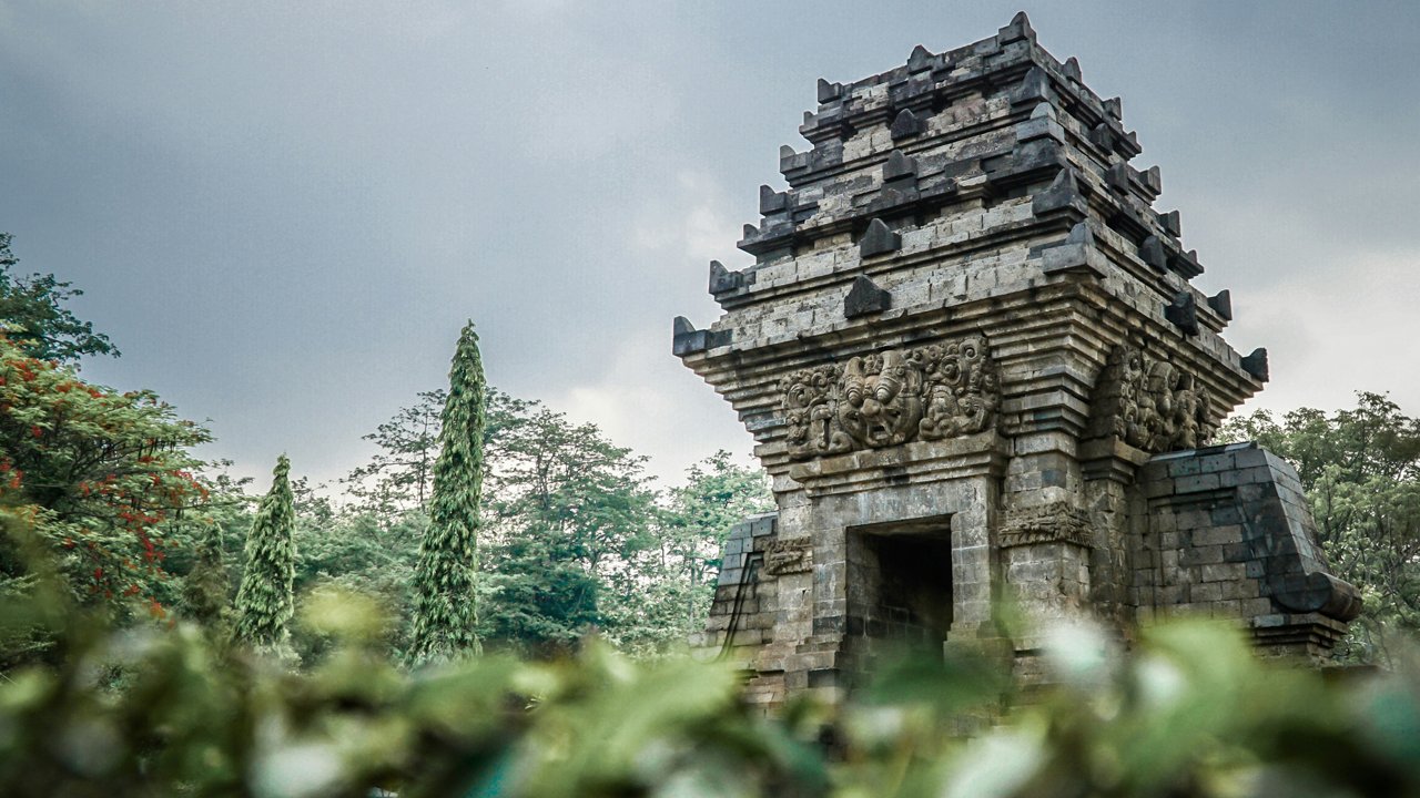 Unraveling the Mysteries of Trowulan: A Surabaya Port Shore Excursion